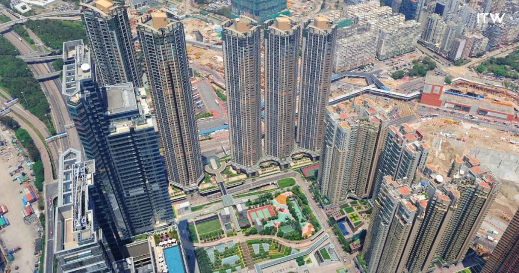 Smart Homes in UAE featuring AI automation, energy efficiency, and advanced security